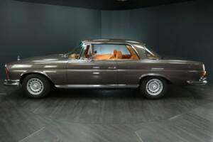 Image 3/30 of Mercedes-Benz 280 SE 3,5 (1970)