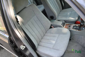Afbeelding 23/44 van Mercedes-Benz E 280 T (1994)