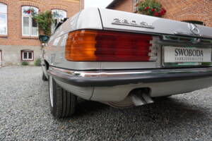 Afbeelding 8/23 van Mercedes-Benz 280 SL (1983)