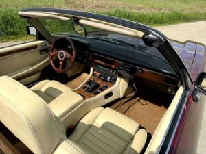 Image 24/50 de Jaguar XJS 5.3 V12 (1989)