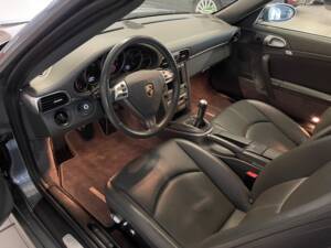 Imagen 12/17 de Porsche 911 Carrera 4S (2005)