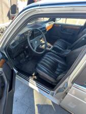 Image 21/36 of BMW 745i (1985)