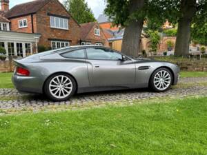 Imagen 10/23 de Aston Martin V12 Vanquish (2003)