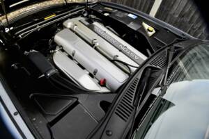 Image 31/50 of Aston Martin DB 7 Volante (1997)