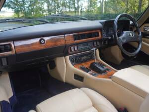 Image 11/20 of Jaguar XJS 5.3 V12 (1989)