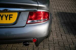 Image 32/39 of Aston Martin V12 Vanquish (2003)