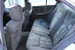 Bild 6/11 von Mercedes-Benz E 280 (1998)