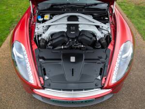 Afbeelding 67/81 van Aston Martin DB 9 Volante (2015)