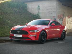 Image 14/33 de Ford Mustang GT 5.0 V8 (2022)