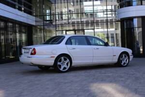 Imagen 18/77 de Jaguar XJ 8 4.2 (2005)