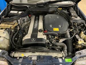 Bild 5/19 von Mercedes-Benz 320 CE (1992)