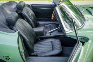 Image 12/60 de Jaguar E-Type (1969)