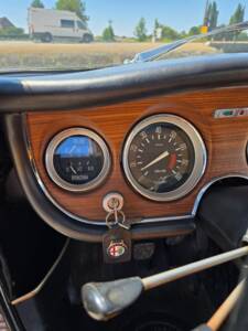 Image 37/84 of Alfa Romeo Giulia GT 1300 Junior (1968)