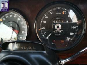 Image 38/64 of Daimler V8-250 (1969)