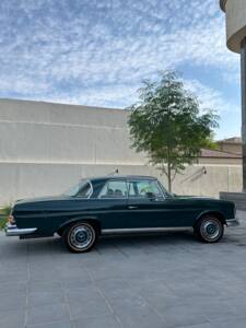 Image 5/15 de Mercedes-Benz 280 SE (1968)
