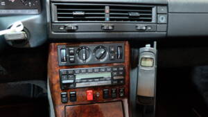 Image 27/38 of Mercedes-Benz 300 SL (1990)