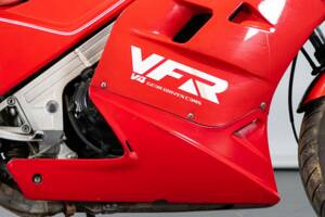 Bild 31/50 von Honda VFR 750R RC 30 (1988)