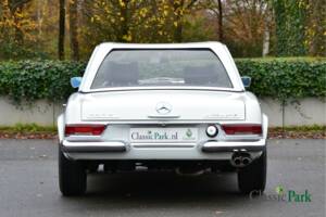 Image 31/50 of Mercedes-Benz 250 SL (1966)