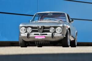 Image 23/24 of Alfa Romeo 1750 GT Veloce (1971)