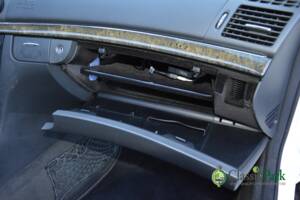 Image 43/50 of Mercedes-Benz E 500 T (2004)