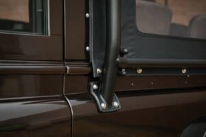 Image 11/38 of Land Rover 110 (1986)