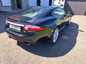 Immagine 4/9 di Jaguar XKR (2008)
