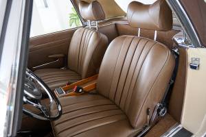 Image 13/25 of Mercedes-Benz 230 SL (1966)