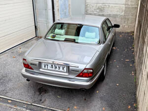 Imagen 3/22 de Jaguar XJ 8 4.0 Executive (1998)