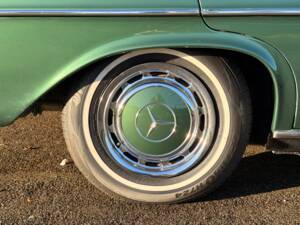 Bild 31/37 von Mercedes-Benz 280 SE 3,5 (1972)