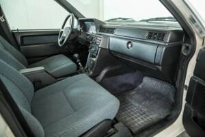 Image 12/50 of Volvo 740 GL (1987)