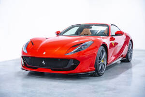 Image 1/46 of Ferrari 812 Competizione A (2022)