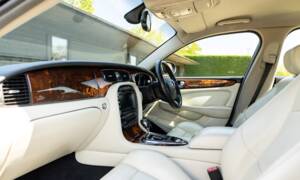 Image 6/43 of Jaguar XJR (2003)