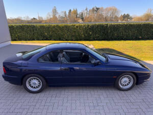 Image 15/69 of BMW 850i (1993)
