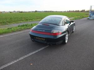 Bild 9/73 von Porsche 911 Carrera 4S (2004)