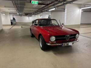Immagine 1/33 di Alfa Romeo Giulia 1600 GT Junior (1972)