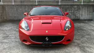 Image 8/45 of Ferrari California (2009)