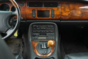 Imagen 49/50 de Jaguar XK8 4.0 (2000)