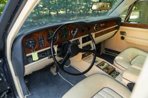 Image 41/50 of Bentley Mulsanne SWB (1985)