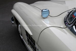Image 17/38 de Mercedes-Benz 300 SL Roadster (1961)