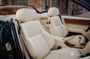Immagine 13/17 di Aston Martin Virage Volante (1992)