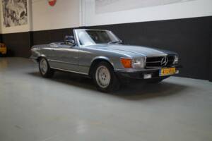Image 2/41 of Mercedes-Benz 500 SL (1986)