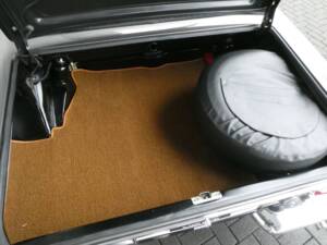 Image 21/27 of Mercedes-Benz 280 SL (1968)