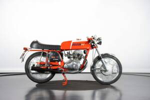 Image 5/50 of MV Agusta 350 S (1972)