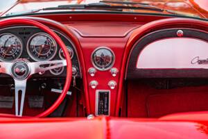 Image 38/64 of Chevrolet Corvette Sting Ray Convertible (1964)