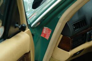 Bild 18/50 von Mercedes-Benz 260 SE (1990)