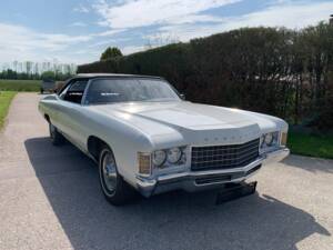 Bild 24/34 von Chevrolet Impala Convertible (1971)