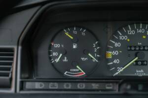 Image 41/50 of Mercedes-Benz 190 E 2.3-16 (1985)