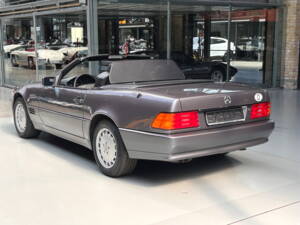 Image 20/49 de Mercedes-Benz SL 280 (1995)