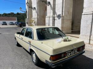 Bild 67/73 von Mercedes-Benz 300 D (1977)