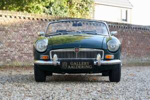 Image 5/50 of MG MGB (1974)
